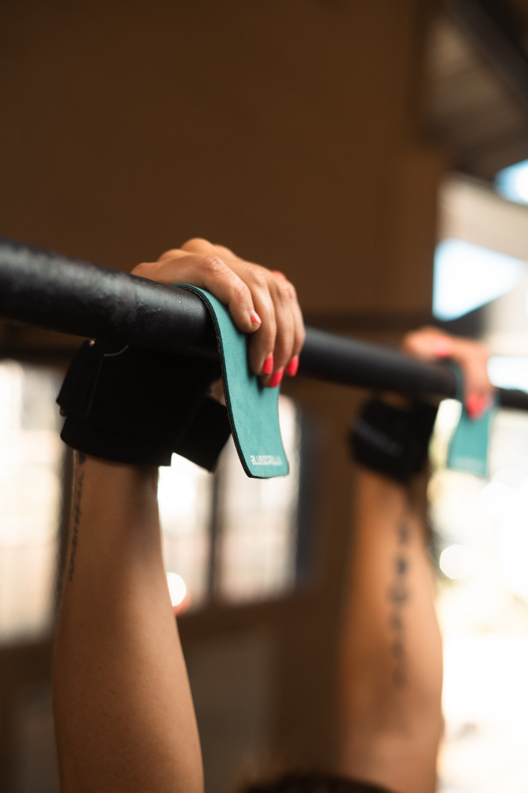 BLUEGORILLA® QUAD ULTRA - Calleras para CrossTraining y Functional Training | Grip RX sin Magnesio | Neopreno Reforzado en Muñeca | Máxima Protección y Rendimiento