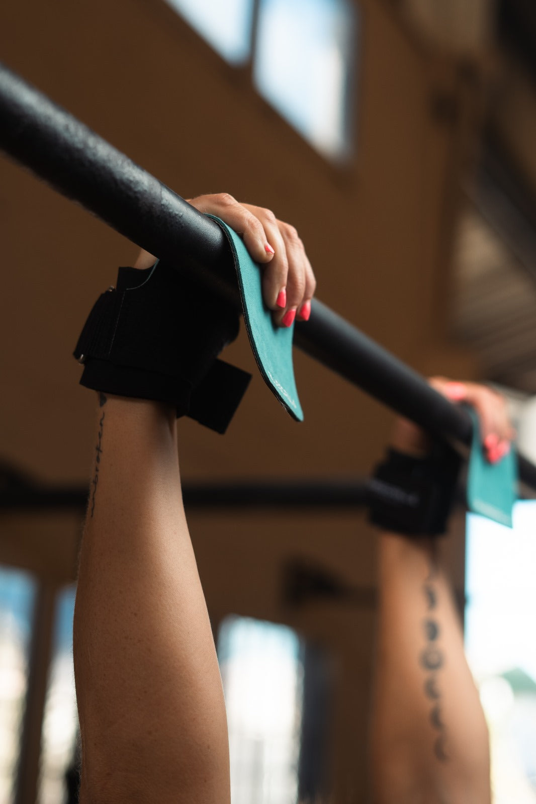 BLUEGORILLA® QUAD ULTRA - Calleras para CrossTraining y Functional Training | Grip RX sin Magnesio | Neopreno Reforzado en Muñeca | Máxima Protección y Rendimiento