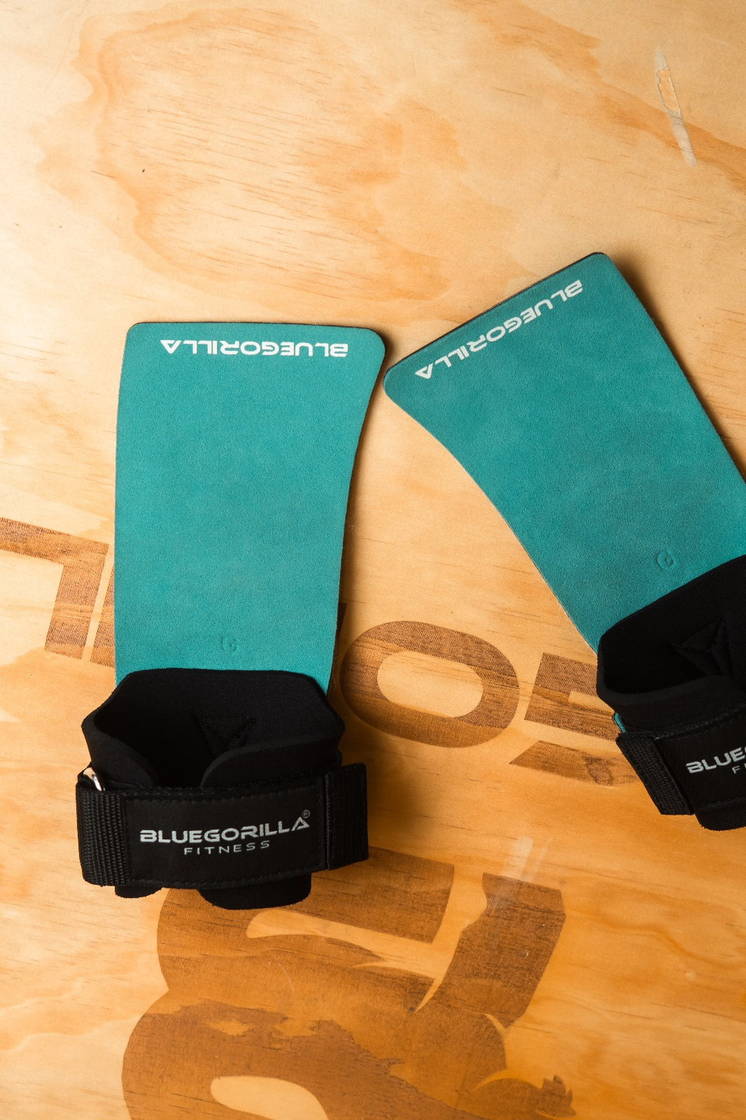 BLUEGORILLA® QUAD ULTRA -  Calleras para CrossTraining y Functional Training | Grip RX sin Magnesio | Neopreno Reforzado en Muñeca | Máxima Protección y Rendimiento